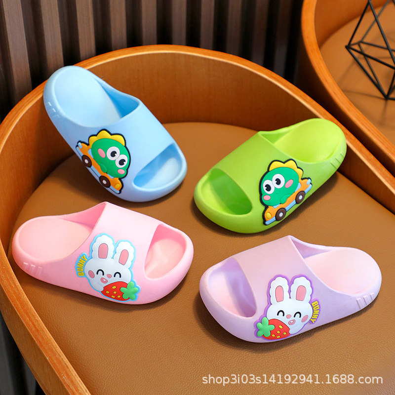 Kids Indoor Outdoor Slippers - صنادل مائية للأطفال بنعل ناعم مانع