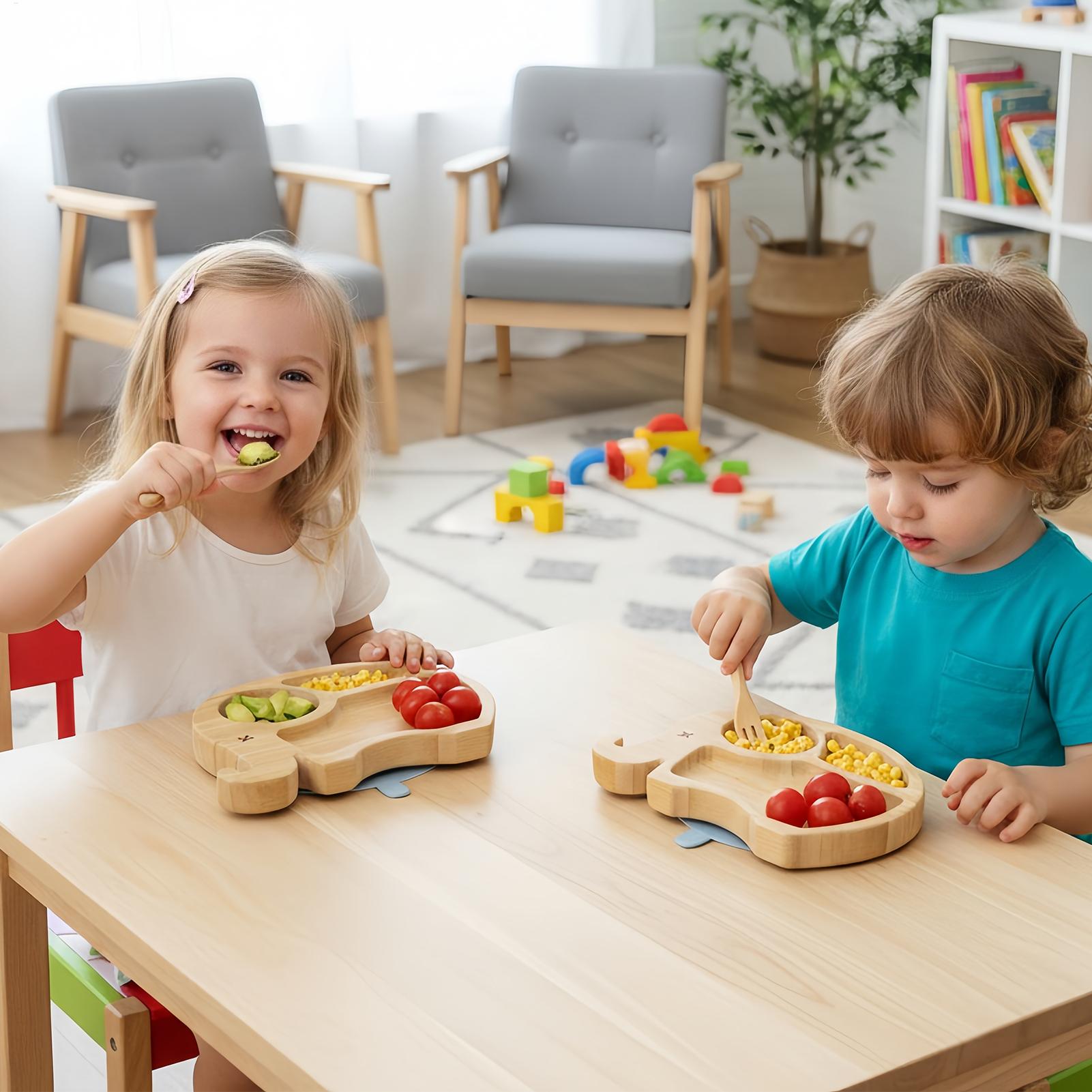 Kids Outdoor Dining Set - طقم عشاء للأطفال أواني طعام كرتونية