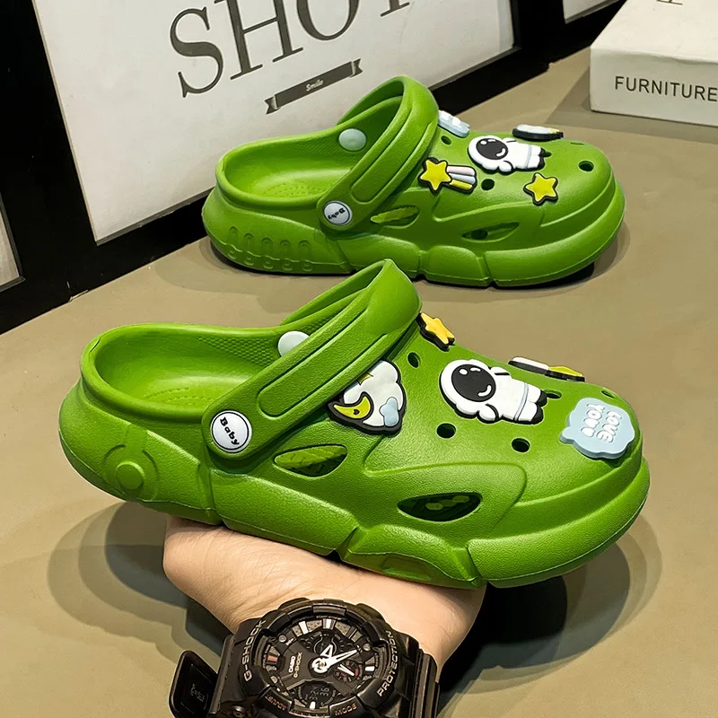 Kids Indoor Outdoor Slippers - صنادل الأطفال المضادة للانزلاق تنفس حديقة