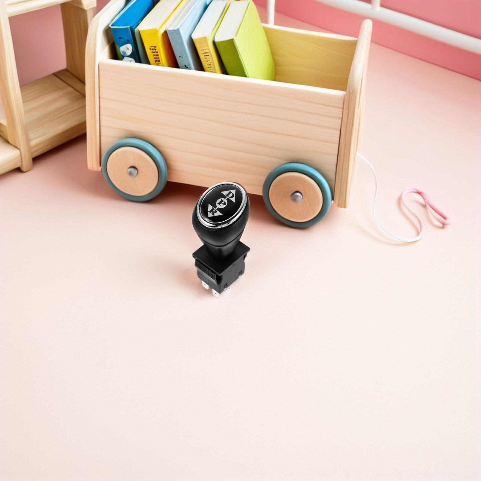 مفتاح تحويل الاتجاه للأمام وال - مراجعة Ride On Toy Car وسعره