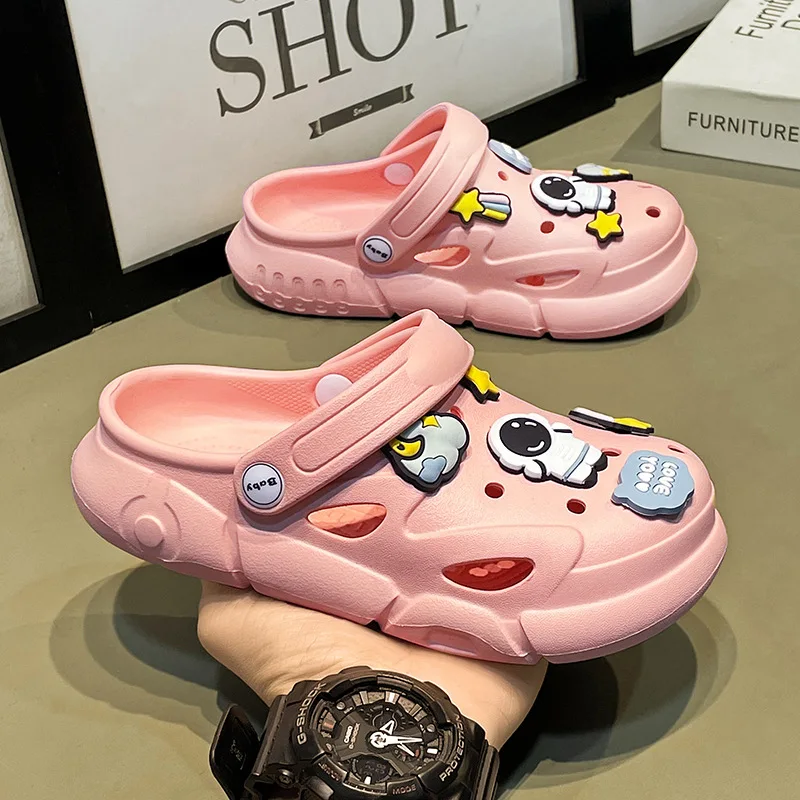 صنادل الأطفال المضادة للانزلاق - مراجعة Kids Indoor Outdoor Slippers وسعره